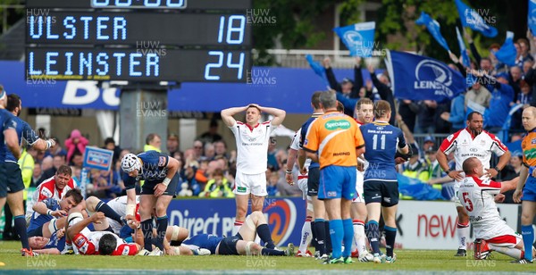 250513 - Ulster v Leinster - RaboDirect Pro 12 - Ulster players despair after the final whistle 