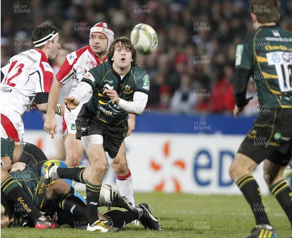 151212 Ulster v Northampton - Heineken Cup - Lee Dickson of Northampton feeds the ball out to his backs 