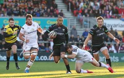 011016 Ulster v Ospreys - Ospreys Eli Walker is tackled by Darren Cave