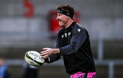 040426 - Ulster v Ospreys - EPCR Challenge Cup Round of 16 - Ryan Smith of Ospreys before the match