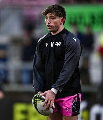 040426 - Ulster v Ospreys - EPCR Challenge Cup Round of 16 - Dan Edwards of Ospreys before the match