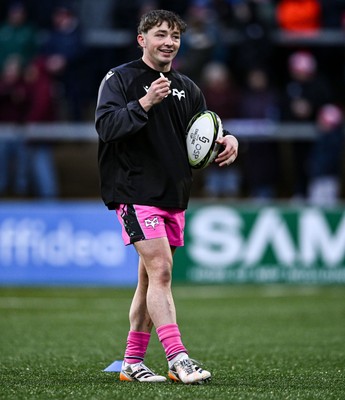 040426 - Ulster v Ospreys - EPCR Challenge Cup Round of 16 - Dan Edwards of Ospreys before the match