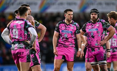 040426 - Ulster v Ospreys - EPCR Challenge Cup Round of 16 - Owen Watkin of Ospreys