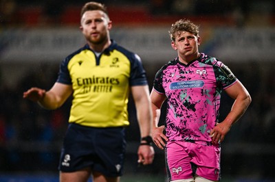 040426 - Ulster v Ospreys - EPCR Challenge Cup Round of 16 - Jac Morgan of Ospreys reacts