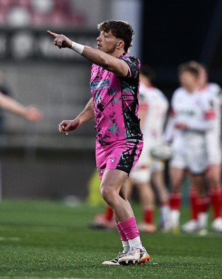 040426 - Ulster v Ospreys - EPCR Challenge Cup Round of 16 - Dan Edwards of Ospreys