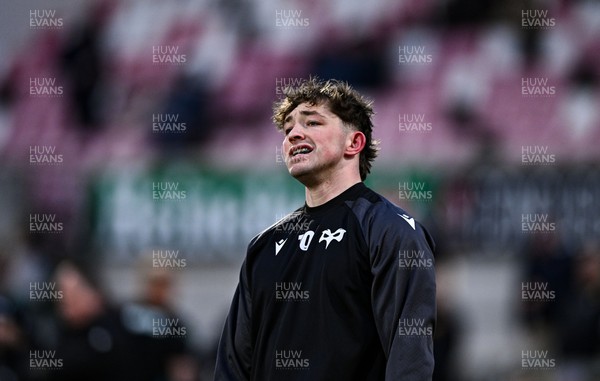 040426 - Ulster v Ospreys - EPCR Challenge Cup Round of 16 - Dan Edwards of Ospreys before the match