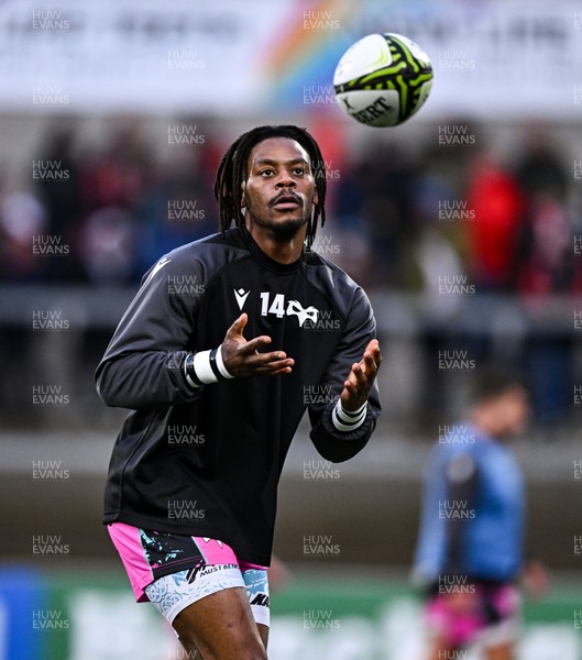 040426 - Ulster v Ospreys - EPCR Challenge Cup Round of 16 - Daniel Kasende of Ospreys before the match