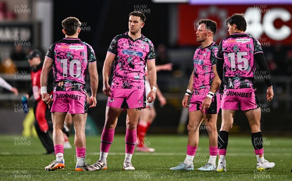 040426 - Ulster v Ospreys - EPCR Challenge Cup Round of 16 - Ospreys players, from left, Dan Edwards, Owen Watkin, Luke Morgan and Jack Walsh in conversation