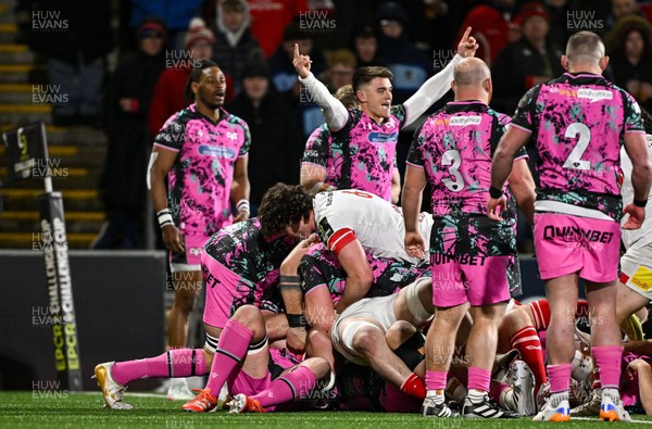 040426 - Ulster v Ospreys - EPCR Challenge Cup Round of 16 - Reuben Morgan-Williams of Ospreys reacts