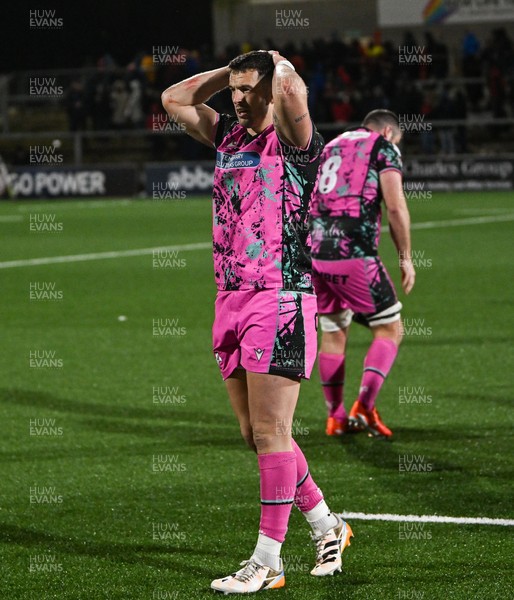 040426 - Ulster v Ospreys - EPCR Challenge Cup Round of 16 - Owen Watkin of Ospreys after the match