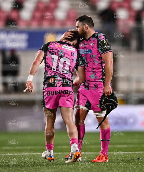 040426 - Ulster v Ospreys - EPCR Challenge Cup Round of 16 - Dan Edwards, right, and Morgan Morris of Ospreys embrace after their side's defeat