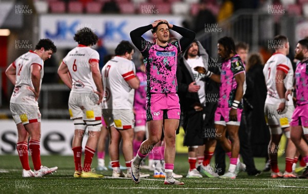 040426 - Ulster v Ospreys - EPCR Challenge Cup Round of 16 - Kieran Hardy of Ospreys reacts after the match