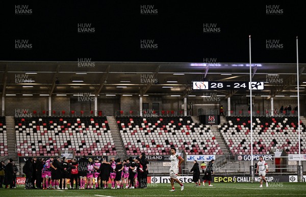 040426 - Ulster v Ospreys - EPCR Challenge Cup Round of 16 - Ospreys players huddle after the match
