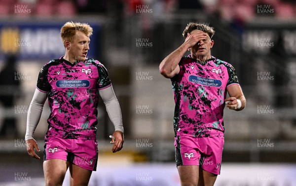 040426 - Ulster v Ospreys - EPCR Challenge Cup Round of 16 - Dan Edwards, right, and Iestyn Hopkins of Ospreys react after their side's defeat