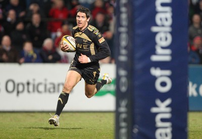 13.04.10 Ulster v Ospreys... Ospreys James Hook runs in to score second try. 