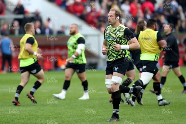 200518 - Ulster v Ospreys - PRO14 Champion's Cup Play-off - Alun Wyn Jones of Ospreys warms up