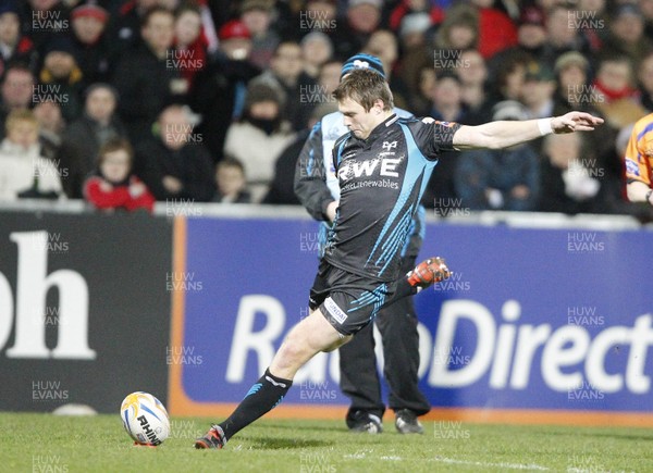 240212 Ulster v Ospreys - RaboDirect Pro 12 - Dan Biggar converts the first Ospreys try