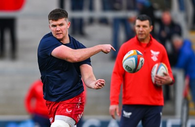 010325 - Ulster v Scarlets - United Rugby Championship - Jac Price of Scarlets warms up before the match