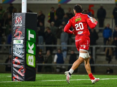 010325 - Ulster v Scarlets - United Rugby Championship - Vaea Fifita of Scarlets scores his side's third try