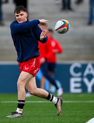 010325 - Ulster v Scarlets - United Rugby Championship - Charlie Titcombe of Scarlets warms up before the match