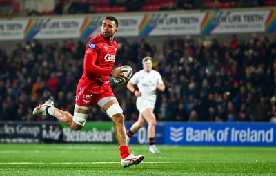 010325 - Ulster v Scarlets - United Rugby Championship - Vaea Fifita of Scarlets on his way to scoring his side's third try