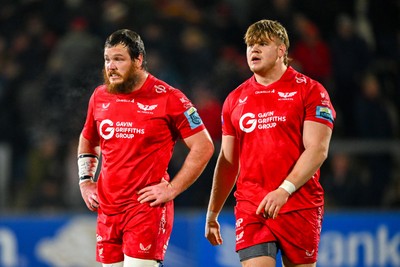 010325 - Ulster v Scarlets - United Rugby Championship - Scarlets players Marnus van der Merwe, left, and Gabe Hawley after their side's defeat