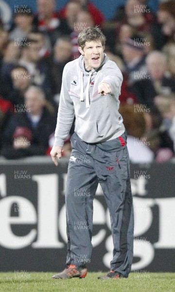 040113 Ulster v Scarlets - RaboDirect Pro 12 - Scarlets' head coach Simon Easterby 