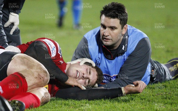 040113 Ulster v Scarlets - RaboDirect Pro 12 - George North of Scarlets receives attention 