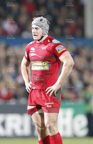 040113 Ulster v Scarlets - RaboDirect Pro 12 - Jonathan Davies of Scarlets shows signs of dejection 