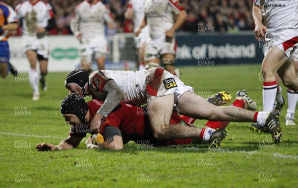 040113 Ulster v Scarlets - RaboDirect Pro 12 - Josh Turnbull of Scarlets scores a try 