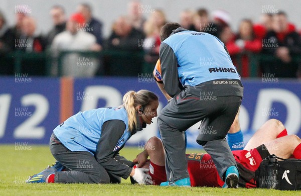 100513 - Ulster v Scarlets - RaboDirect Pro 12 Semi-Final -  Ken Owens of Scarlets receives attention 