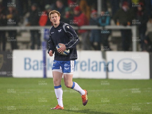 141218 - Ulster v Scarlets - European Rugby Champions Cup -  Scarlets Rhys Patchell during warm up