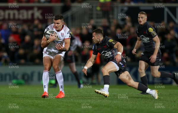 150917 - Ulster v Scarlets - Guinness PRO14 -   Ulster's Jacob Stockdale under pressure from the Scarlets Gareth Davies