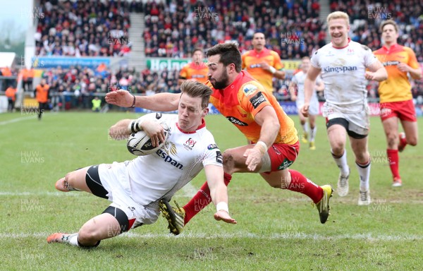 210216 - Ulster v Scarlets - Guinness PRO12 - Try for Ulster's Craig Gilroy,  tackled by the Scarlet's Gareth Owen