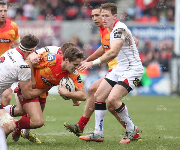 210216 - Ulster v Scarlets - Guinness PRO12 - Ulster's Robbie Diack in action with Scarlet's Aled Thomas