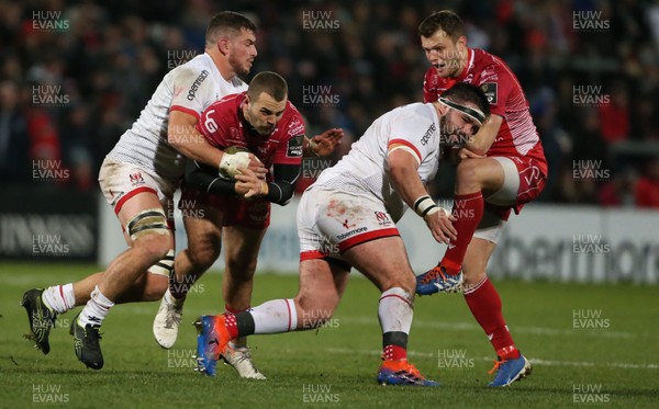 291119 - Ulster v Scarlets - Guinness PRO14 -  Ulster's Sean Reidy and Scarlet's Paul Asquith