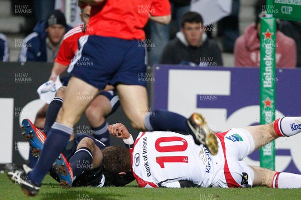 071213 - Ulster v Treviso - Heineken Cup - Paddy Jackson scores the first try for Ulster  (c) Huw Evans Agency