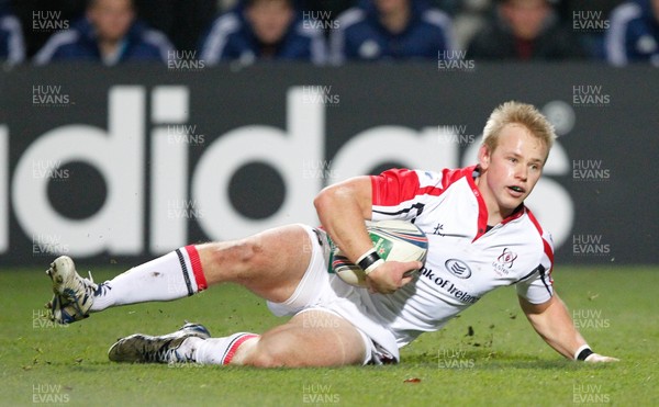 071213 - Ulster v Treviso - Heineken Cup - Luke Marshall of Ulster scores the second try for Ulster(c) Huw Evans Agency