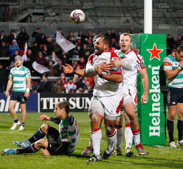 071213 - Ulster v Treviso - Heineken Cup - John Afoa is congratulated by Rob Herring on scoring the third try for Ulster (c) Huw Evans Agency