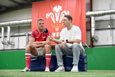 160926 - URC Content Day - Gareth Anscombe of Scarlets