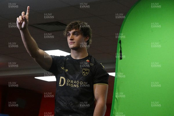160926 - URC Content Day - Huw Anderson of Dragons