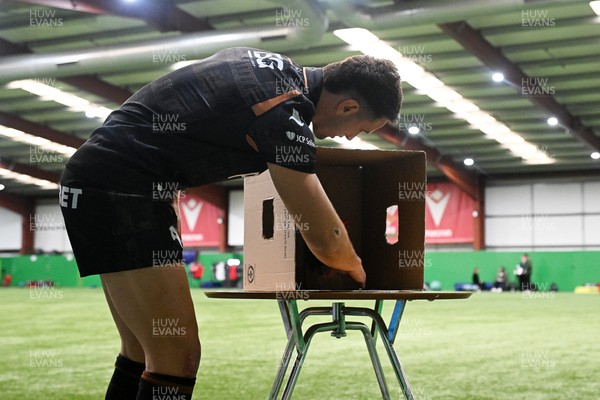 160926 - URC Content Day - Owen Watkin of Ospreys
