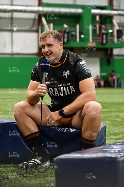 160926 - URC Content Day - Morgan Morse of Ospreys