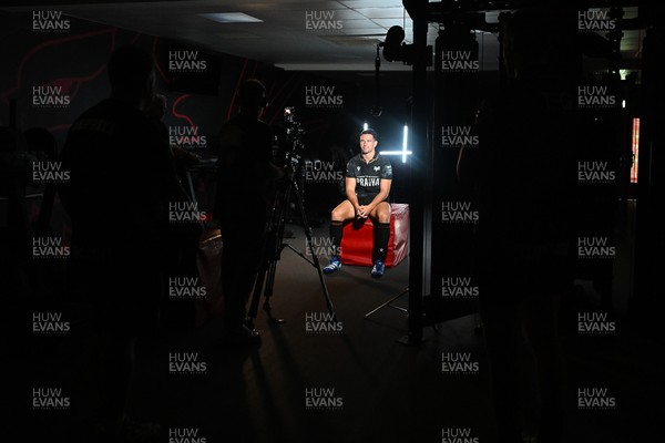 160926 - URC Content Day - Owen Watkin of Ospreys