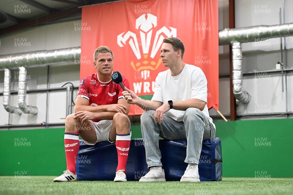 160926 - URC Content Day - Gareth Anscombe of Scarlets