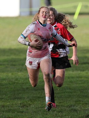 150424 - Urdd WRU Sevens, Cardiff - Action from Girls Cup Final, Coleg Llandovery v Coleg Gwent