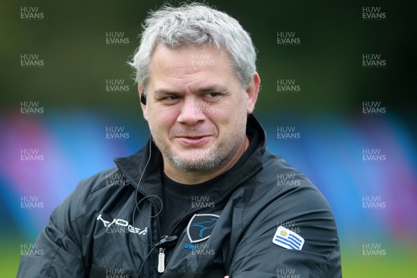 150915 - Uruguay Rugby Training - Head Coach Pablo Lemoine during training