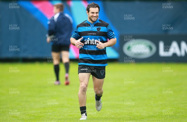 150915 - Uruguay Rugby Training - Jeronimo Etcheverry during training