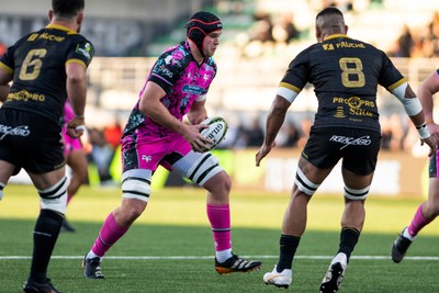 131225 - US Montauban v Ospreys - EPCR Challenge Cup - James Fender of Ospreys