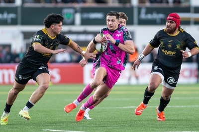 131225 - US Montauban v Ospreys - EPCR Challenge Cup - Max Nagy of Ospreys